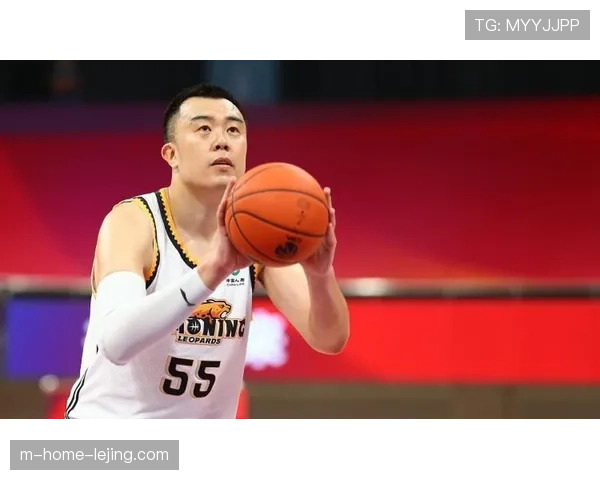 韩德君退役留下内线真空 辽宁本钢亟待新人填补 韩德君退役留下内线真空 辽宁本钢亟待新人填补